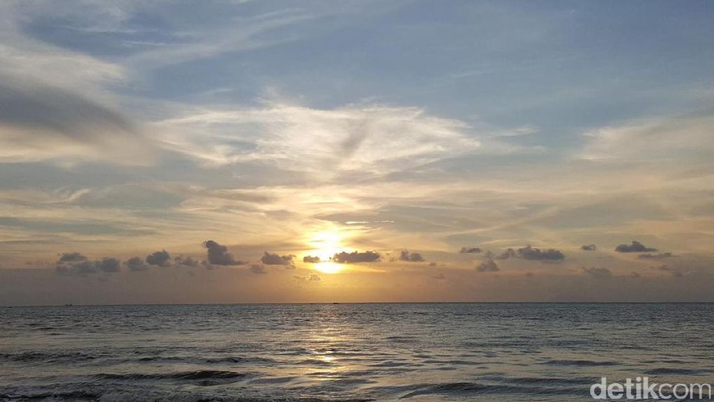 Biar Semangat Tahun 2017, Nikmati Dulu Sunset di Pantai Florida Anyer