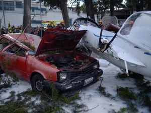 Pesawat vs Mobil di Guatemala