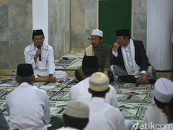 Jelang Tahun Baru, Bupati Dedi Minta Maaf ke Ketua RT/RW