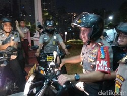 Kapolda Metro Konvoi Pantau Malam Tahun Baru di Jakarta