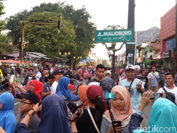 Malam Tahun Baru, Malioboro Mulai Dipadati Banyak Orang
