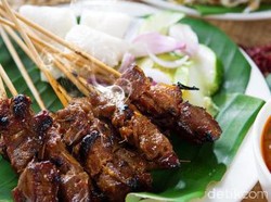 Masih Ada Sisa Bahan Pesta Tahun Baru? Bikin Saja Sate Ayam dan Sapi Ini