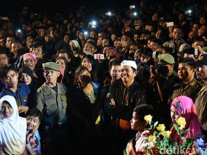Tukang Sapu Diliburkan, Purwakarta Tetap Bersih Usai Malam Tahun Baru