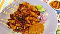 Lapar Malam-malam Netizen Pilih Jajan Sate Ayam Enak Ini