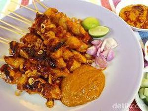 Lapar Malam-malam Netizen Pilih Jajan Sate Ayam Enak Ini