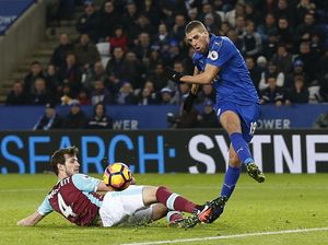 Kalahkan West Ham, Leicester Jauhi Zona Degradasi