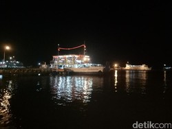 Menikmati 2 Kali Perayaan Tahun Baru di Selat Bali