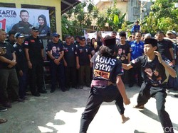 Gerilya ke Petukangan Utara, Agus Disambut Pendekar Betawi