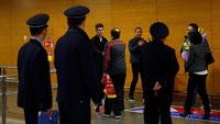 Oscar digaet Shanghai SIPG dengan nilai transfer yang kabarnya mencapai 60 juta pounds. REUTERS/Aly Song.