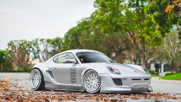Porsche Cayman dengan Bodykit Lebar