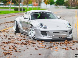 Modifikasi Porsche Cayman dengan Bodykit Lebar