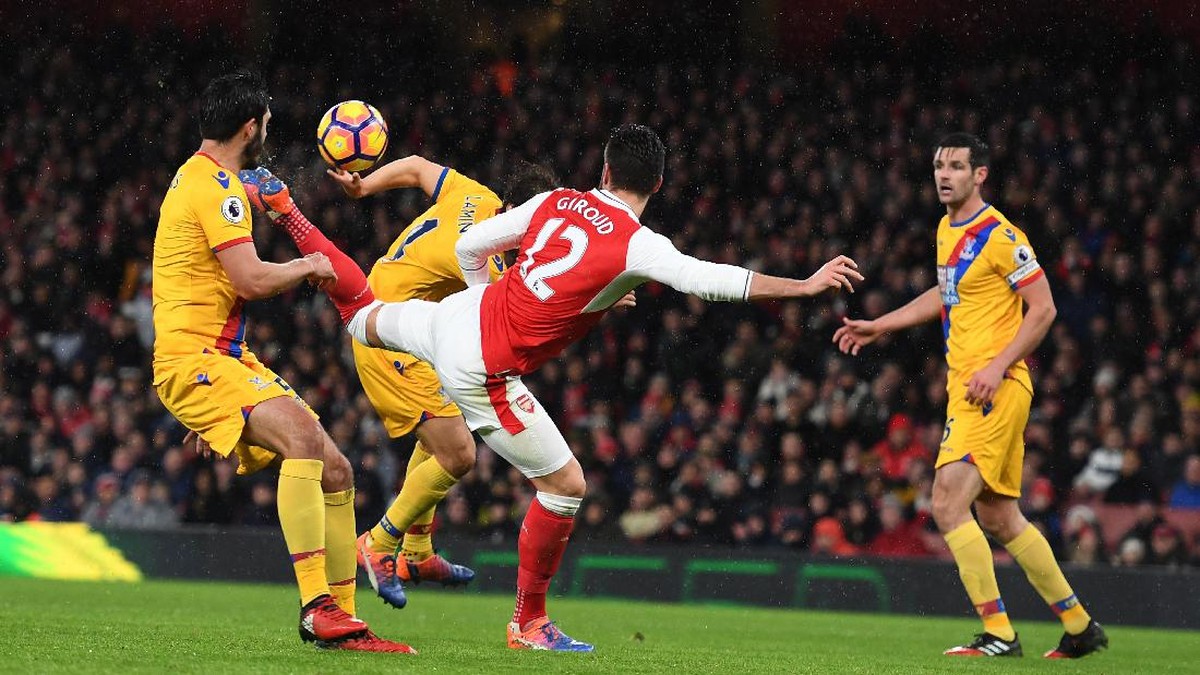 Gol tendangan kalajengking Olivier Giroud jadi finalis Puskas Award 2017 (Foto: Shaun Botterill/Getty Images)