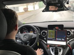 Produsen Mobil dan Pemasok Komponen Kolaborasi Bikin Taksi Otonom