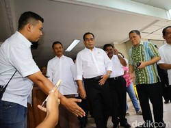 Menhub dan Plt Gubernur DKI Kunjungi Keluarga Korban di RS Polri