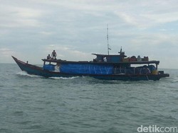 Kapal Penyelundup 300 Bal Pakaian Bekas Asal Malaysia Ditangkap