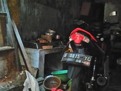 Motor Ini Tetap Utuh Meski Kena Ledakan di Tambora