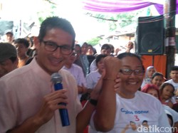 Saat Sandi Diinterupsi Warga yang Protes karena Harga Terus Naik