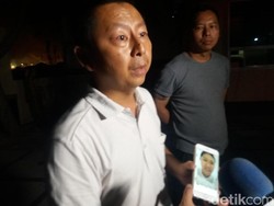 Terpisah Saat KM Zahro Terbakar, Joni Cari Istrinya yang Hilang