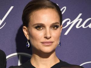 Kekesalan Natalie Portman Dibayar 3 Kali Lebih Kecil dari Ashton Kutcher