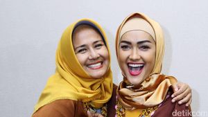 Sakit Bukan Halangan Julia Perez dan Ria Irawan Laksanakan Umrah
