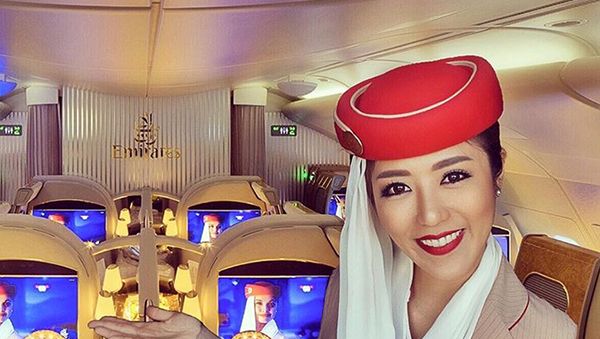 Potret Keliling Dunia Palsu Pramugari Cantik