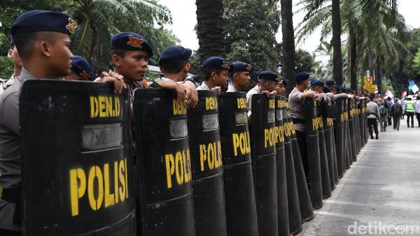 Begini Pengamanan Personel Kepolisian di Sidang Ahok