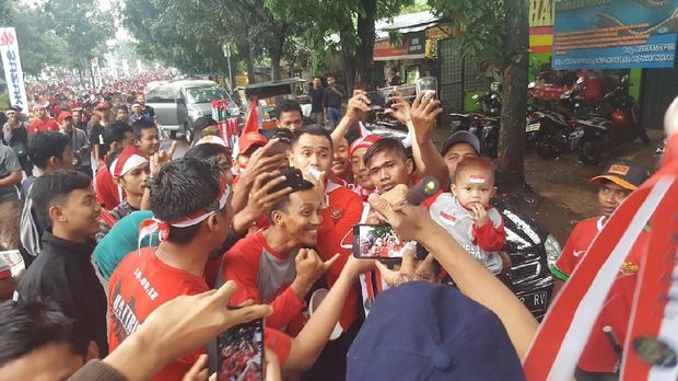 #Nyetadion ke Solo, Yogya, dan Bogor Lebih Emosional daripada ke Marseille, Lyon, dan Nice