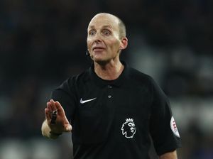 Wasit Laga West Ham vs MU Banjir Kritik