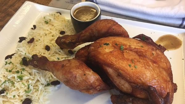 Menyantap Baby Roasted Chicken yang Gurih Empuk di Cafe Market