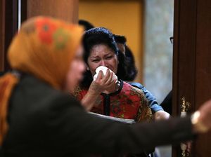Hakim Napitupulu Dilaporkan Terima Suap Rp 1 Miliar, Istri Menangis