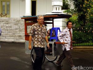 Pedagang Kaki Lima Masuk Istana