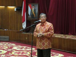 Bunga Acuan Naik, Darmin: Bank Jangan Buru-buru Ubah Tingkat Bunga