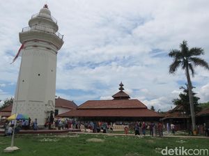 Keindahan dan Arsitektur Masjid Agung Banten Keindahan dan Arsitektur Masjid Agung Banten