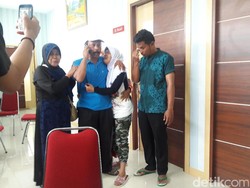 Alfi Histeris Saat Memastikan Ibunya Jadi Korban Tewas KM Zahro