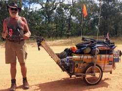 Jalan Kaki Keliling Australia Demi Istri yang Meninggal karena Sakit Langka