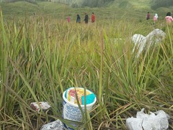 Parah Banget! Sampah Berserakan Pasca Libur Natal & Tahun Baru di Bromo
