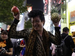 Seru! Pikotaro Bawakan Pen Pineapple Apple Pen Versi Orkestra