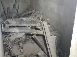 Sidiq Terjepit Runtuhan Tangga Apartemen di Bekasi Selama 14 Jam Sidiq Terjepit Runtuhan Tangga Apartemen di Bekasi Selama 14 Jam