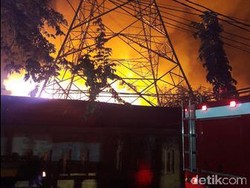 Lapak Terbakar di Rawa Buaya Jakbar, 18 Unit Damkar Diturunkan