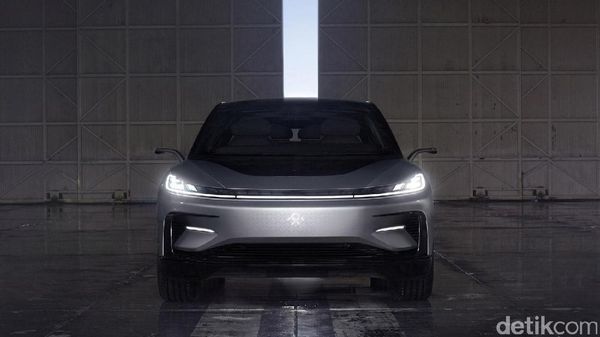 Crossover Listrik dengan Akselerasi Tercepat