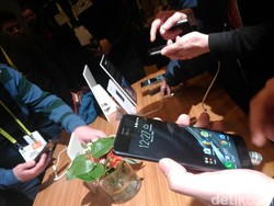 Zenfone AR dan Zefone 3 Zoom Masuk Indonesia, Asus?