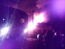 Imbas Kebakaran, Operasi KRL Kota-Manggarai Dihentikan Sementara