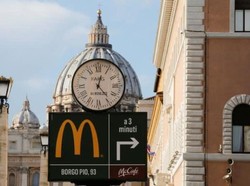 Pembukaan Gerai McDonalds di Vatikan Disambut Kritik Tajam