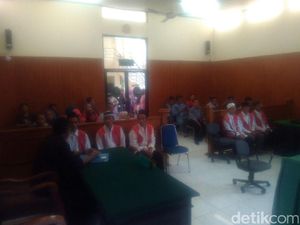 Konflik Agraria, 11 Petani Telukjambe Karawang Jadi Terdakwa Konflik Agraria, 11 Petani Telukjambe Karawang Jadi Terdakwa