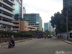 Massa yang Demo Kantor Grab Bubar, Lalin Dekat Perbanas Lancar
