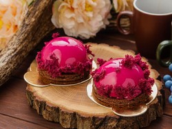 Tahun Ini Simple Decoration dan Mirror Glazing Akan Makin Populer
