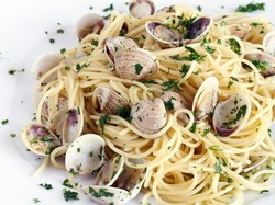 Punya Stok Kerang? Yuk, Buat Spaghetti dan Sup Krim yang Lezat!