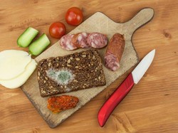 Ini yang Terjadi Jika Anda Makan Makanan Berjamur