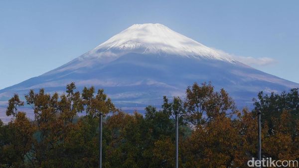 Disapa Gunung Fuji di Jepang