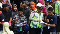 Antrean Pengurusan STNK dan BPKB di Polda Metro Membludak